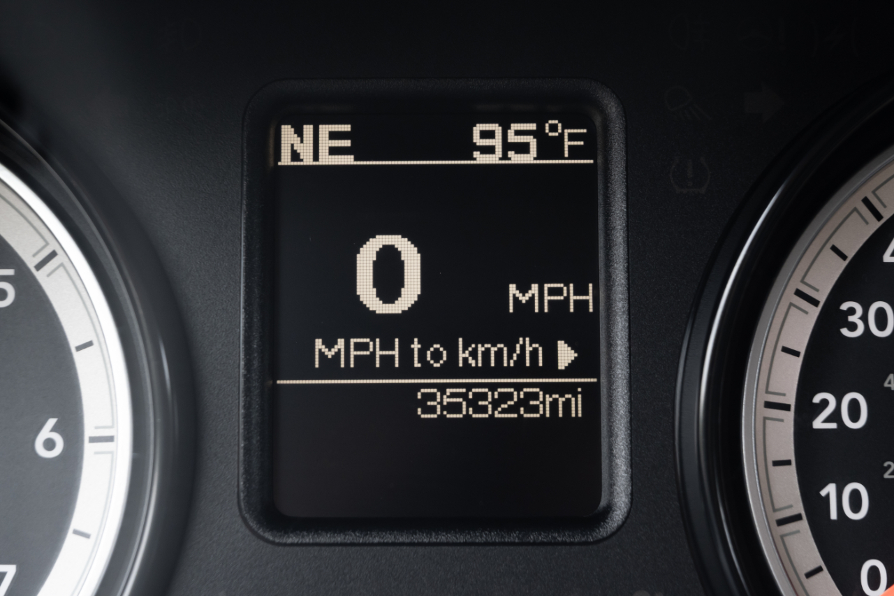 RAM 1500 4WD Quad Cab 140.5" Tradesman 2016