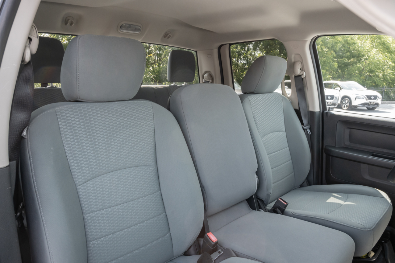 RAM 1500 4WD Quad Cab 140.5" Tradesman 2016