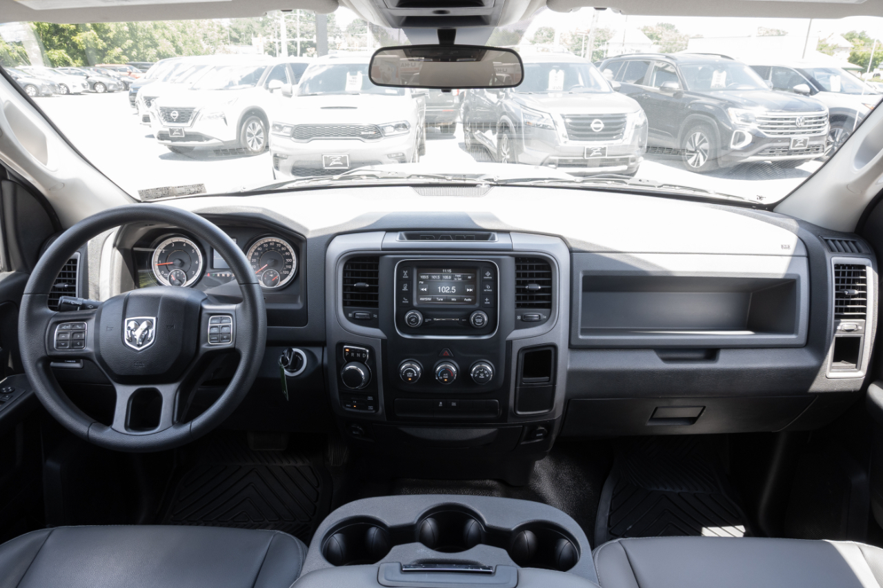 RAM 1500 Tradesman 4x4 Crew Cab 5'7" Box 2018
