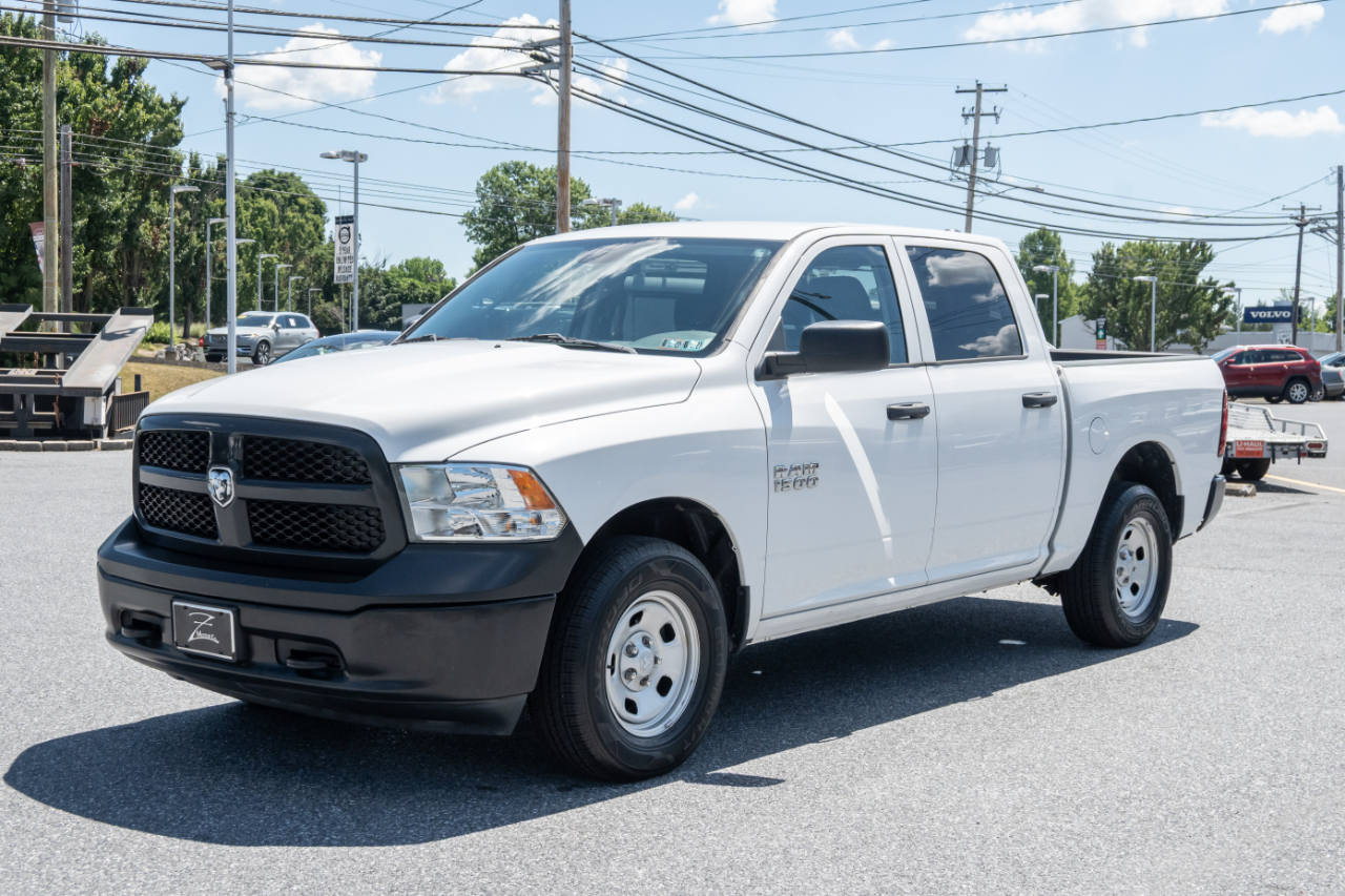 RAM 1500 Tradesman 4x4 Crew Cab 5'7" Box 2018