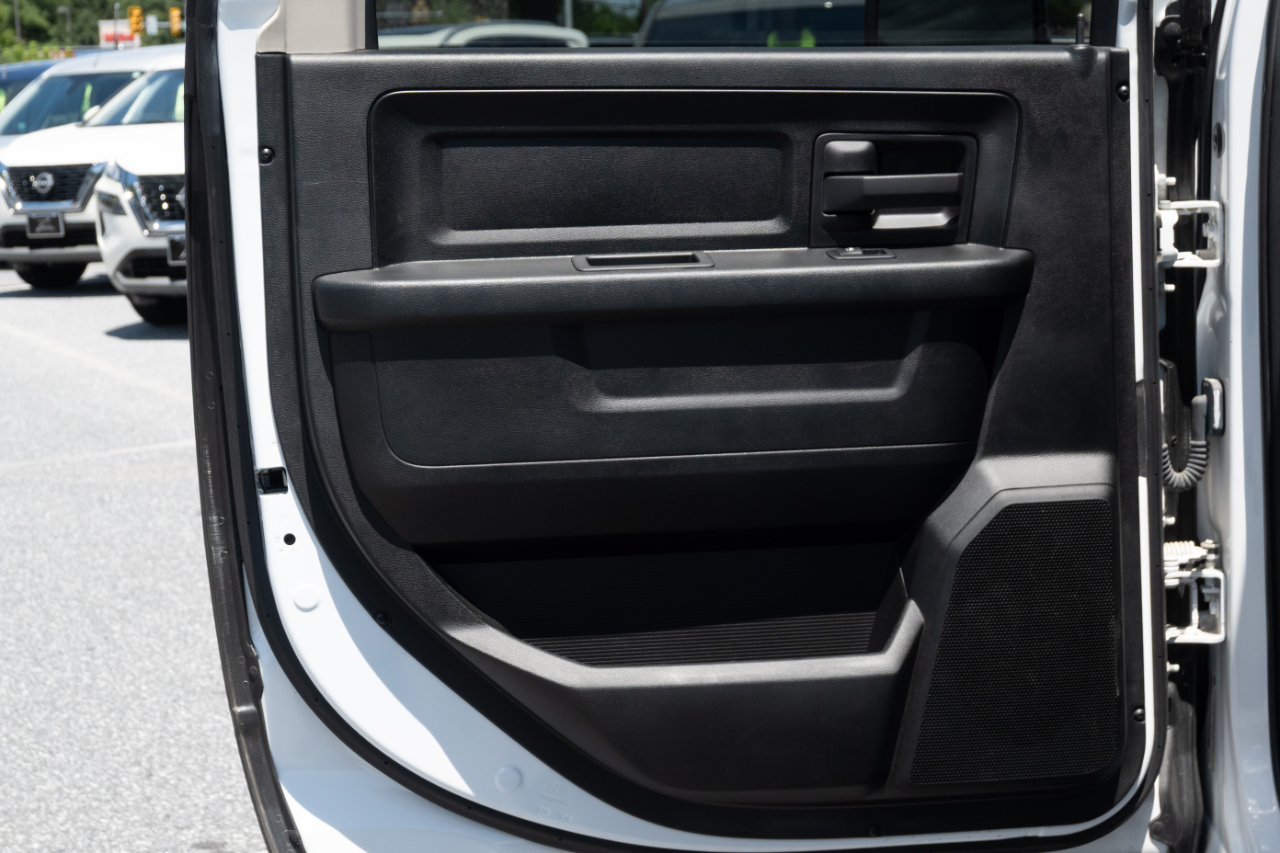 RAM 1500 Tradesman 4x4 Crew Cab 5'7" Box 2018