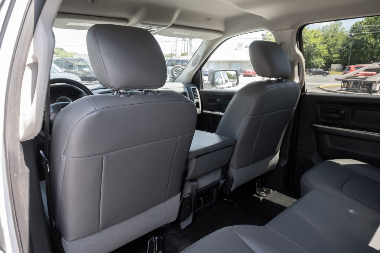 RAM 1500 Tradesman 4x4 Crew Cab 5'7" Box 2018