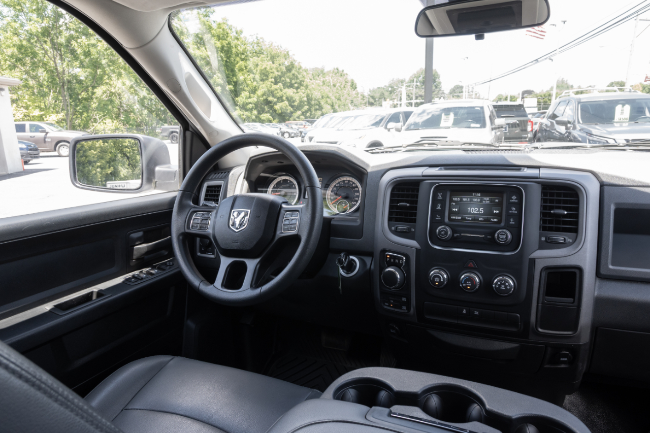 RAM 1500 Tradesman 4x4 Crew Cab 5'7" Box 2018