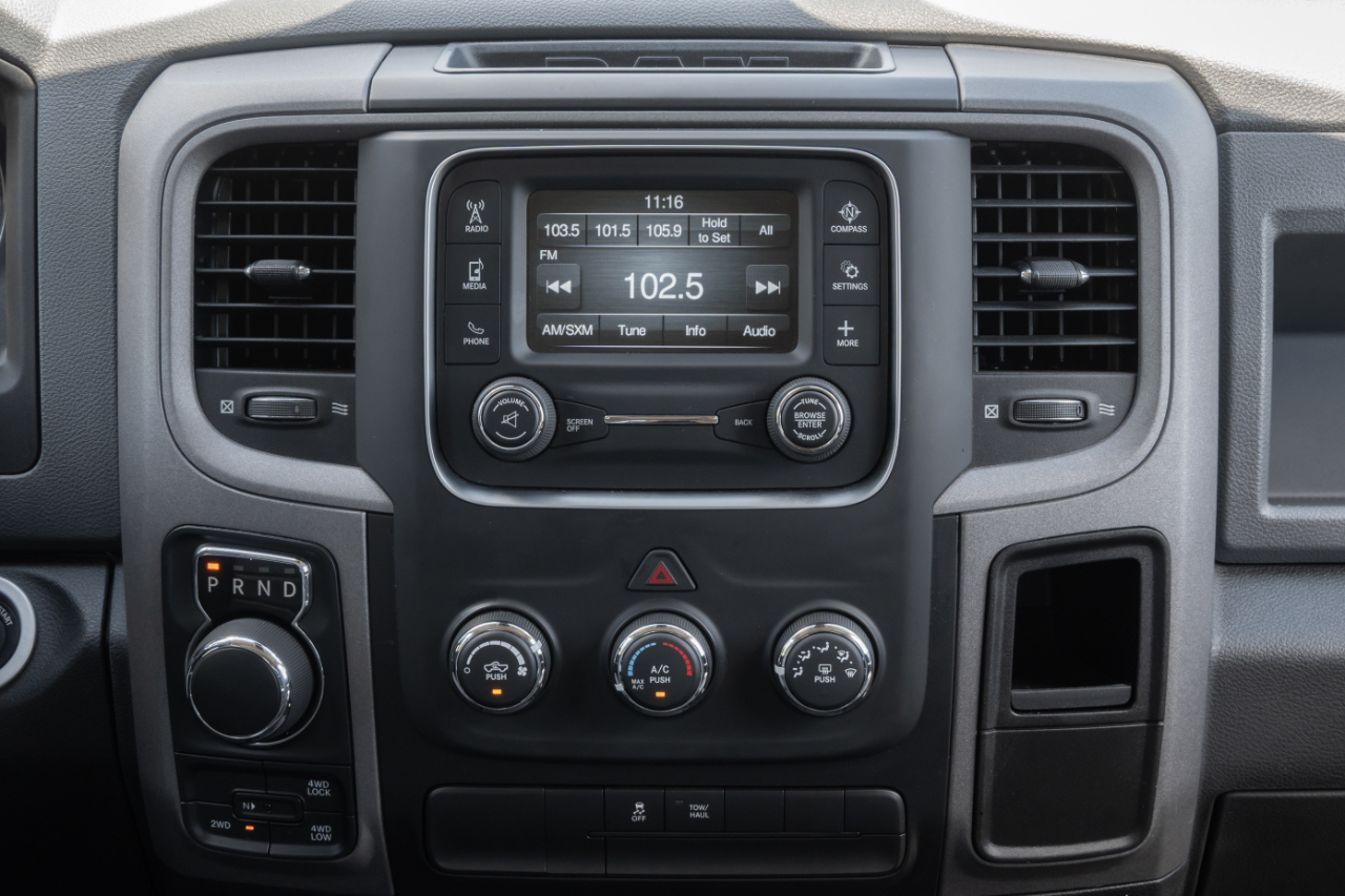 RAM 1500 Tradesman 4x4 Crew Cab 5'7" Box 2018