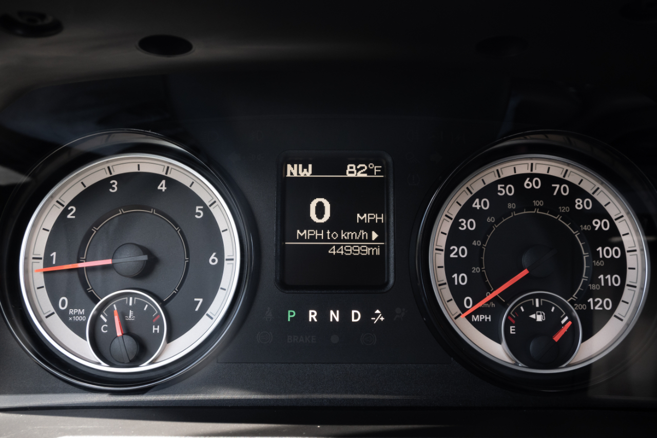 RAM 1500 Tradesman 4x4 Crew Cab 5'7" Box 2018