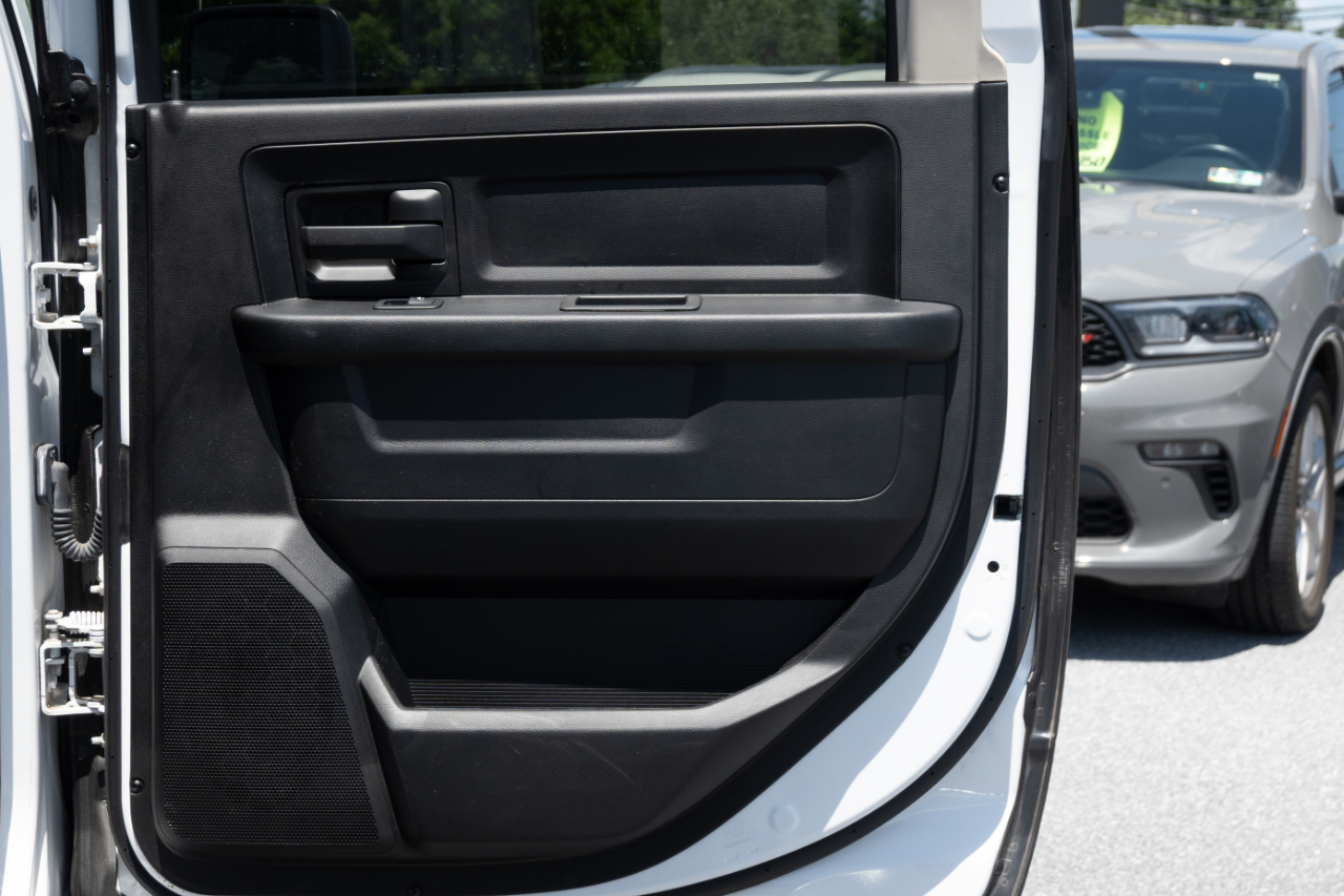 RAM 1500 Tradesman 4x4 Crew Cab 5'7" Box 2018