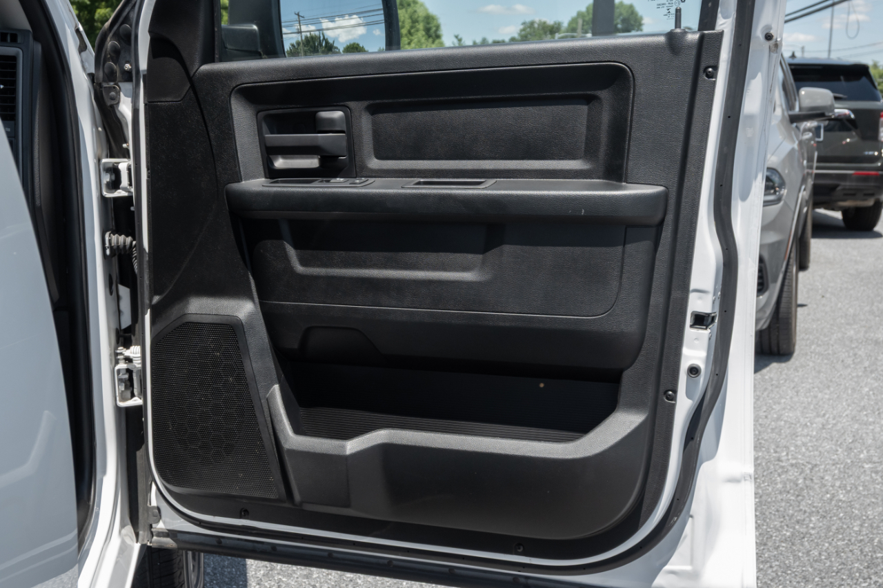 RAM 1500 Tradesman 4x4 Crew Cab 5'7" Box 2018