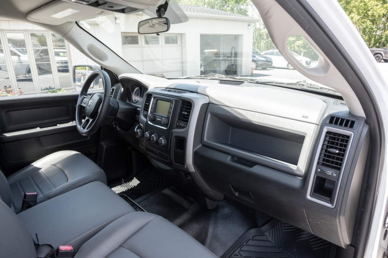 RAM 1500 Tradesman 4x4 Crew Cab 5'7" Box 2018