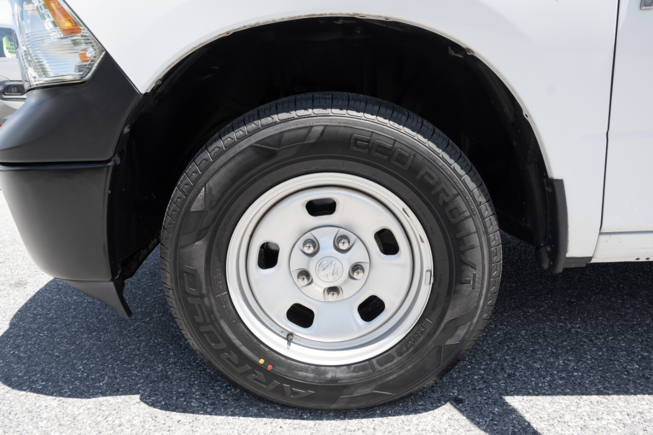 RAM 1500 Tradesman 4x4 Crew Cab 5'7" Box 2018