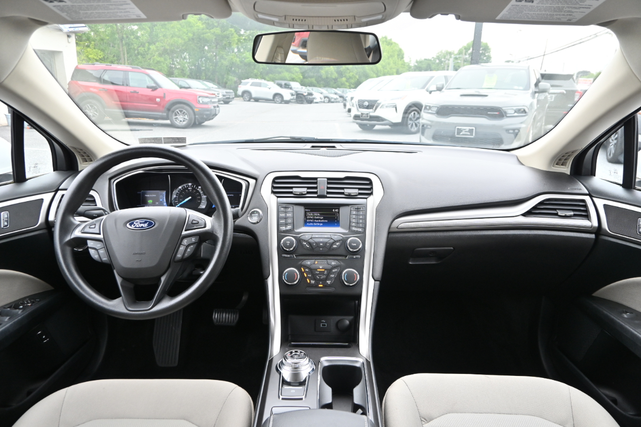 Ford Fusion Hybrid S FWD 2018