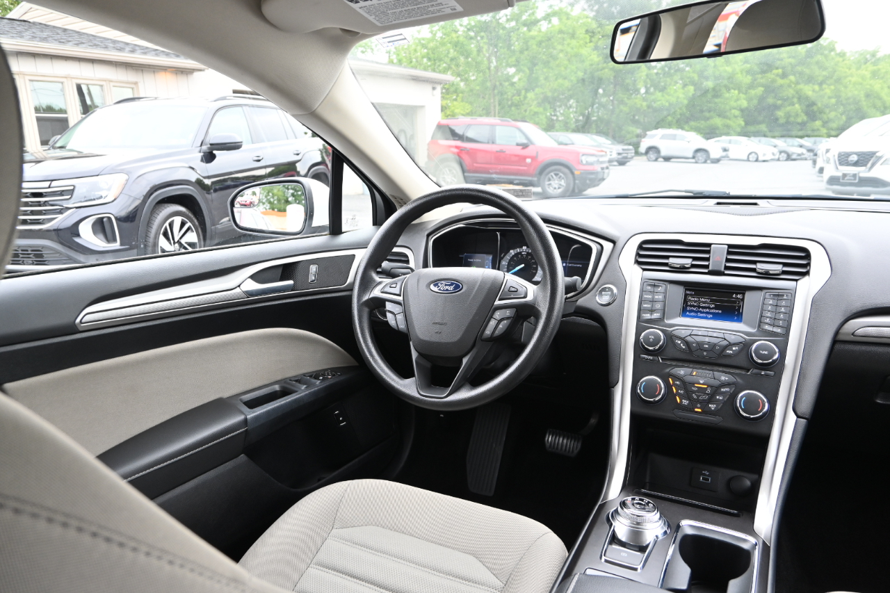 Ford Fusion Hybrid S FWD 2018
