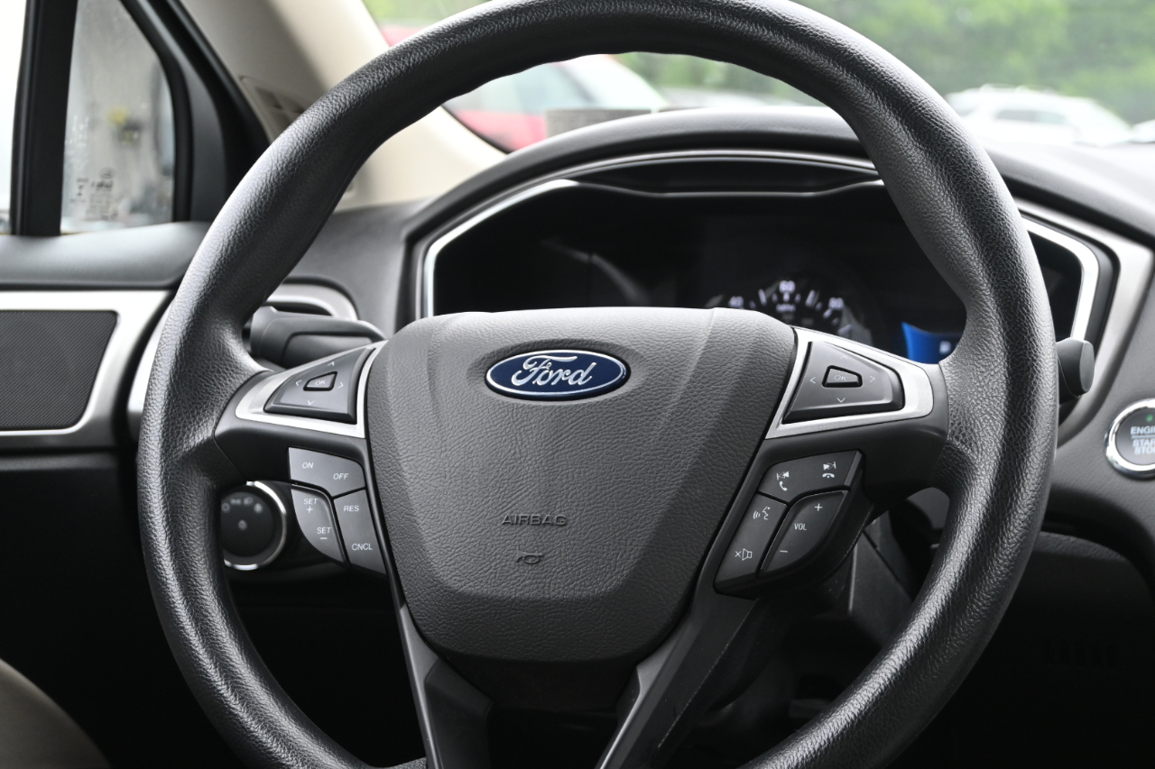 Ford Fusion Hybrid S FWD 2018