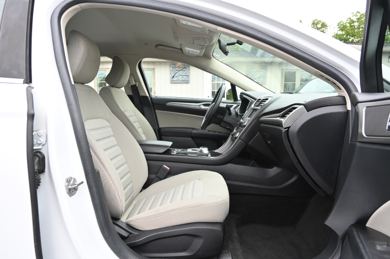 Ford Fusion Hybrid S FWD 2018