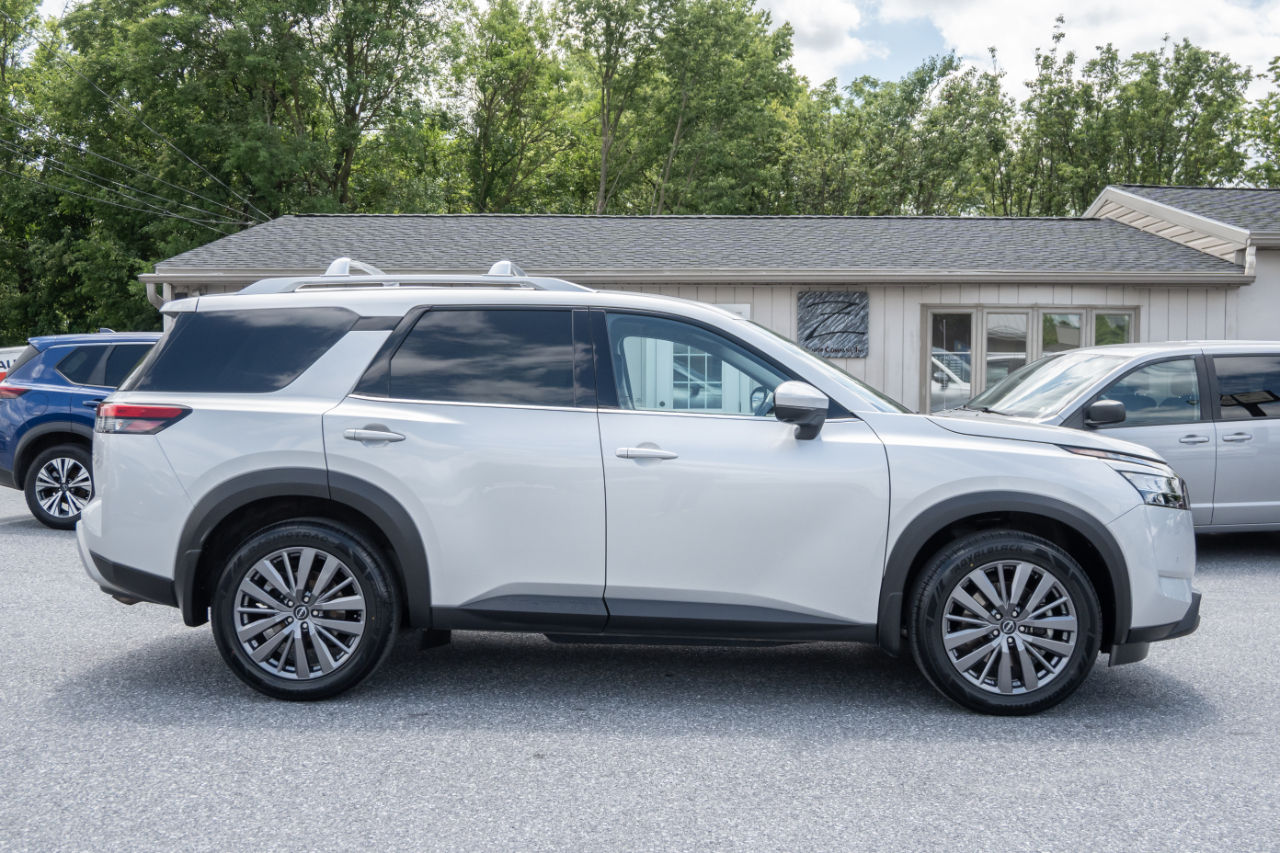 Nissan Pathfinder SL 4WD 2023