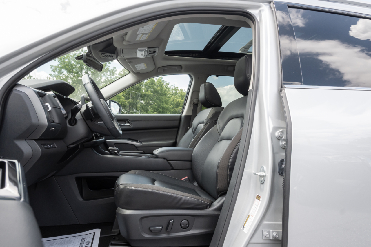 Nissan Pathfinder SL 4WD 2023