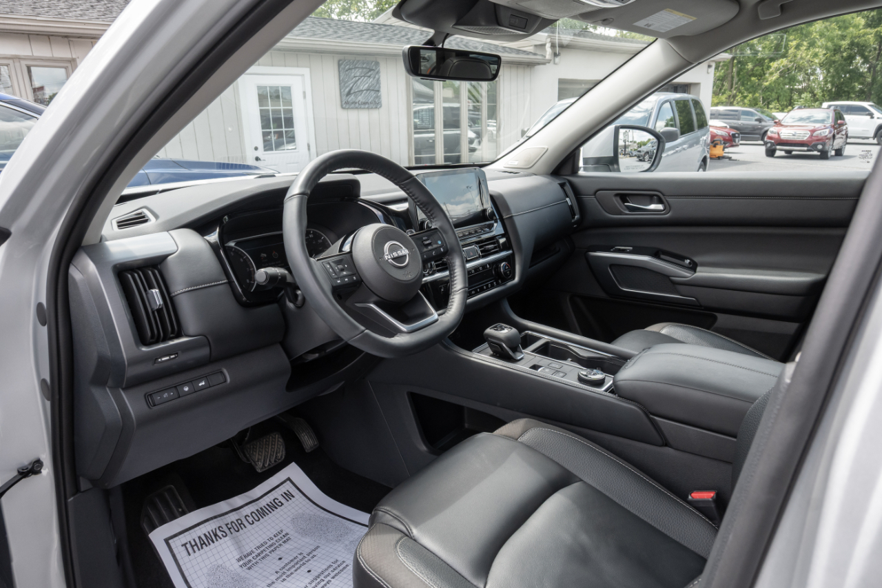 Nissan Pathfinder SL 4WD 2023