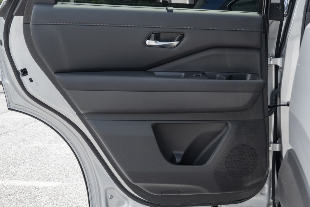 Nissan Pathfinder SL 4WD 2023