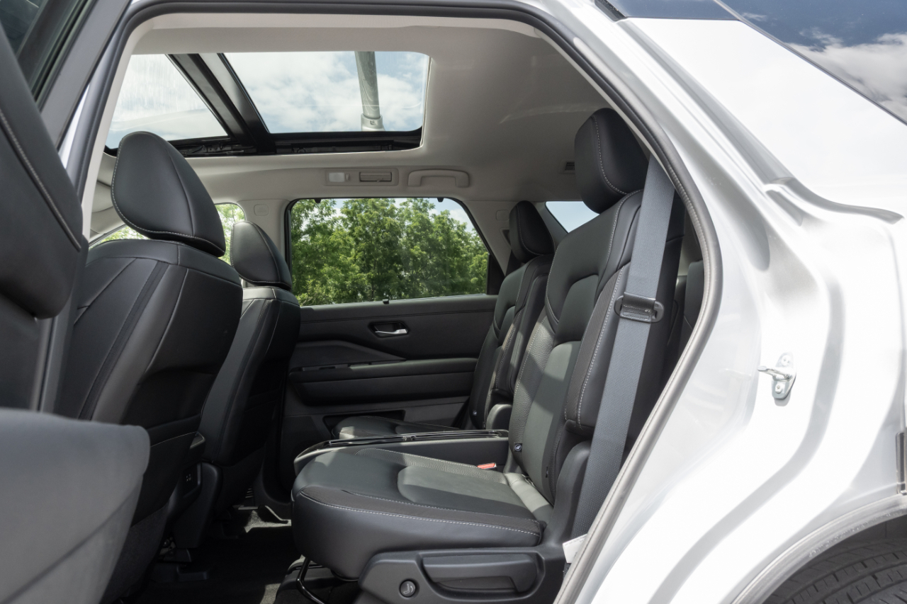 Nissan Pathfinder SL 4WD 2023
