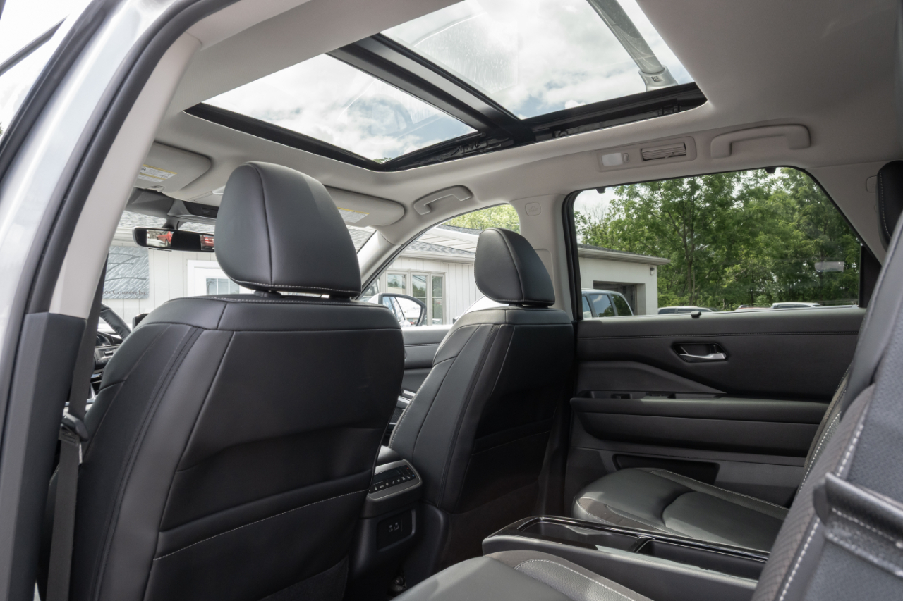 Nissan Pathfinder SL 4WD 2023