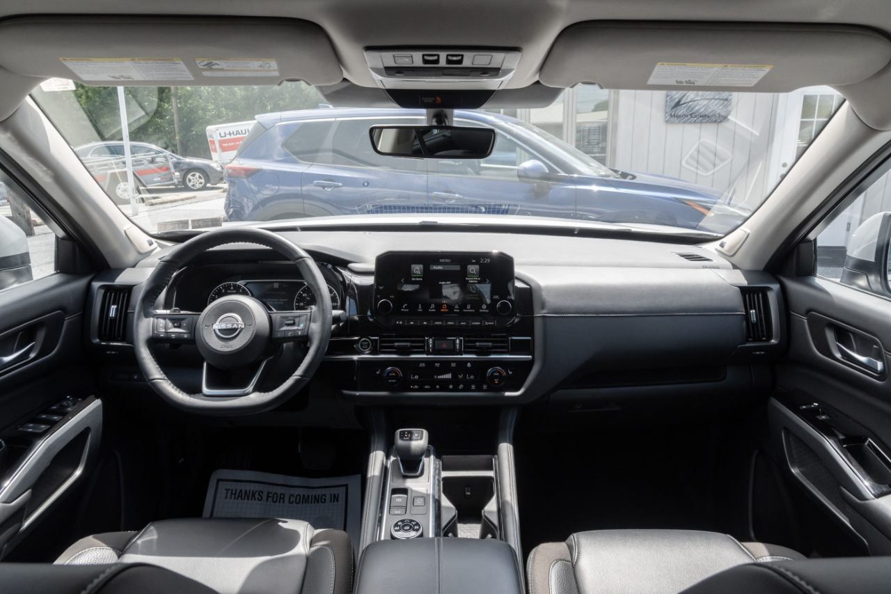 Nissan Pathfinder SL 4WD 2023