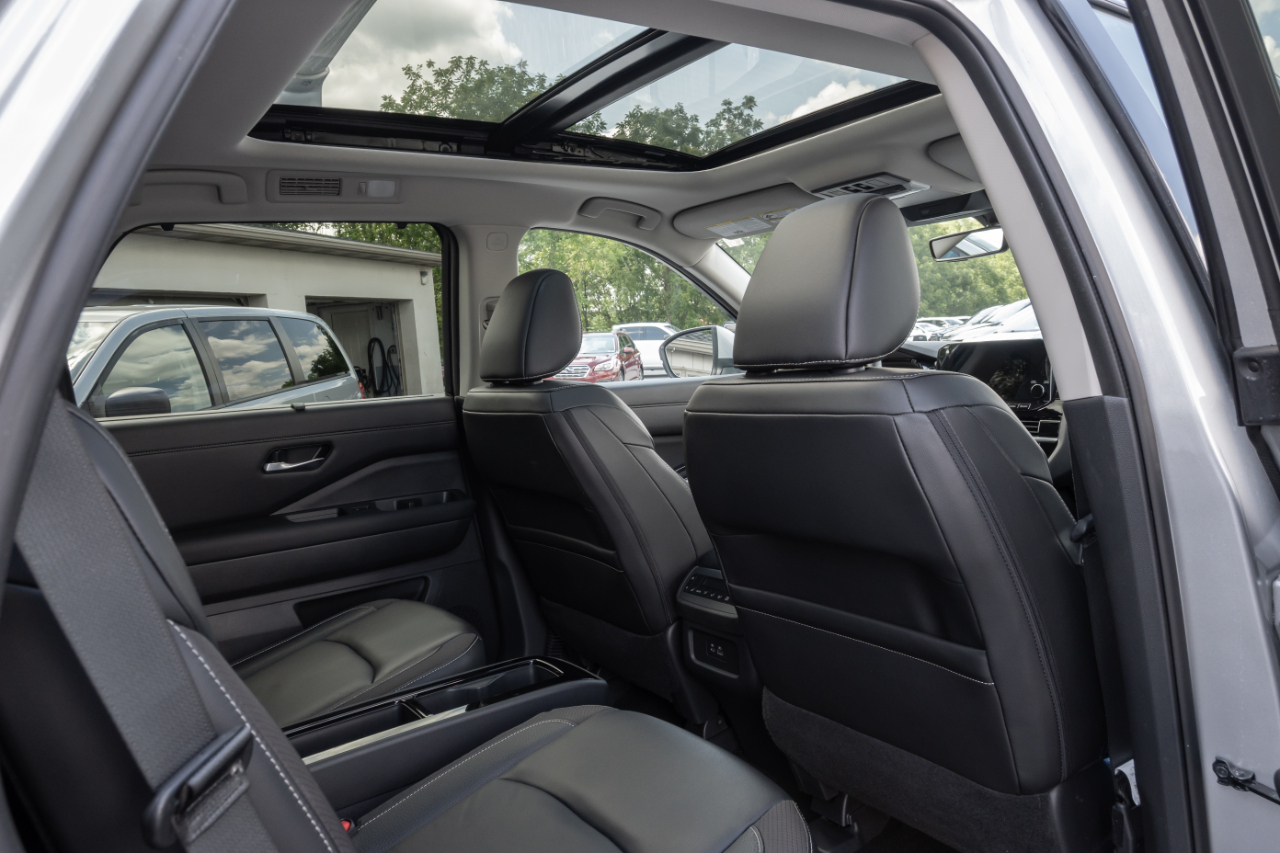 Nissan Pathfinder SL 4WD 2023