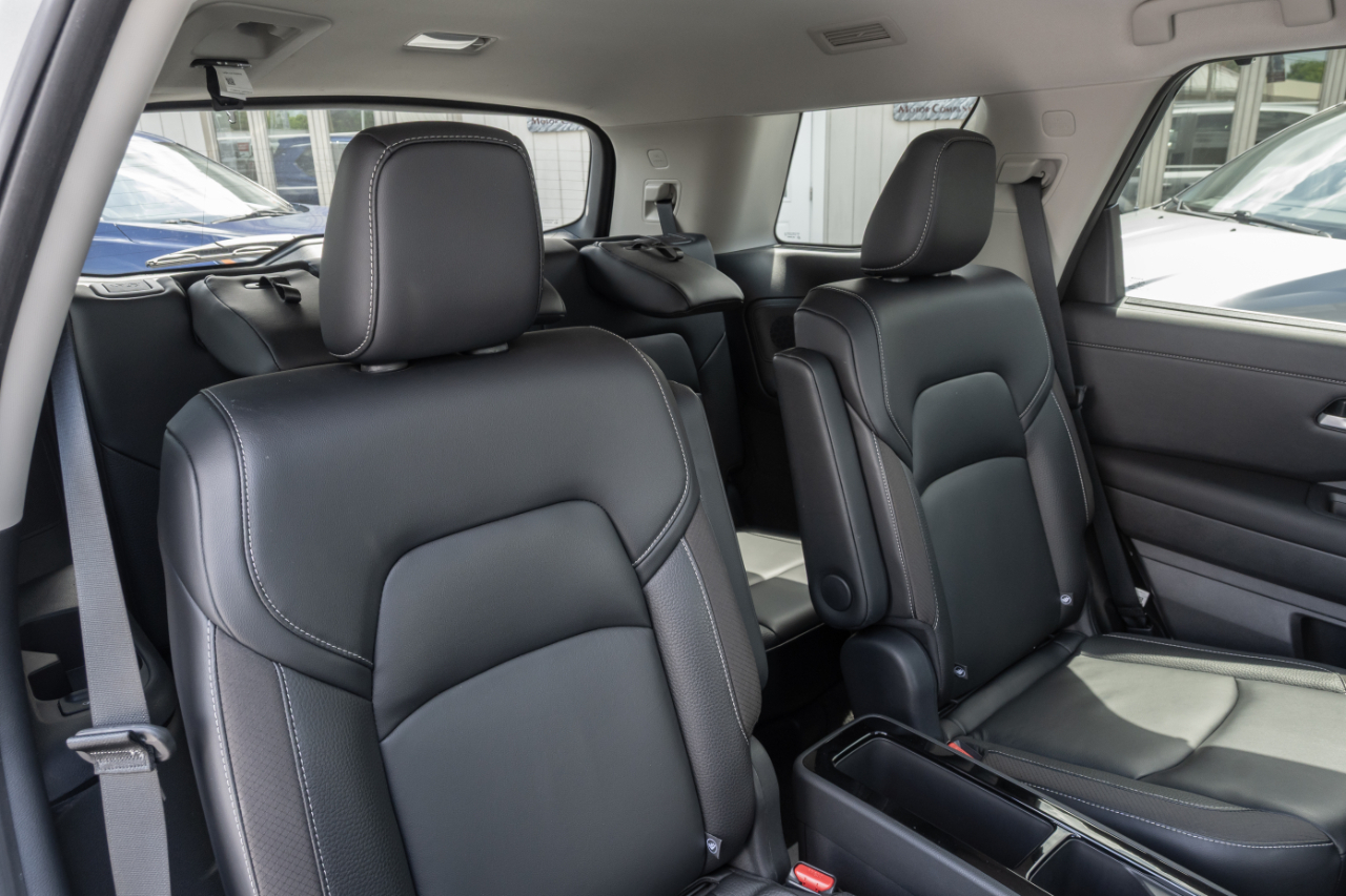 Nissan Pathfinder SL 4WD 2023