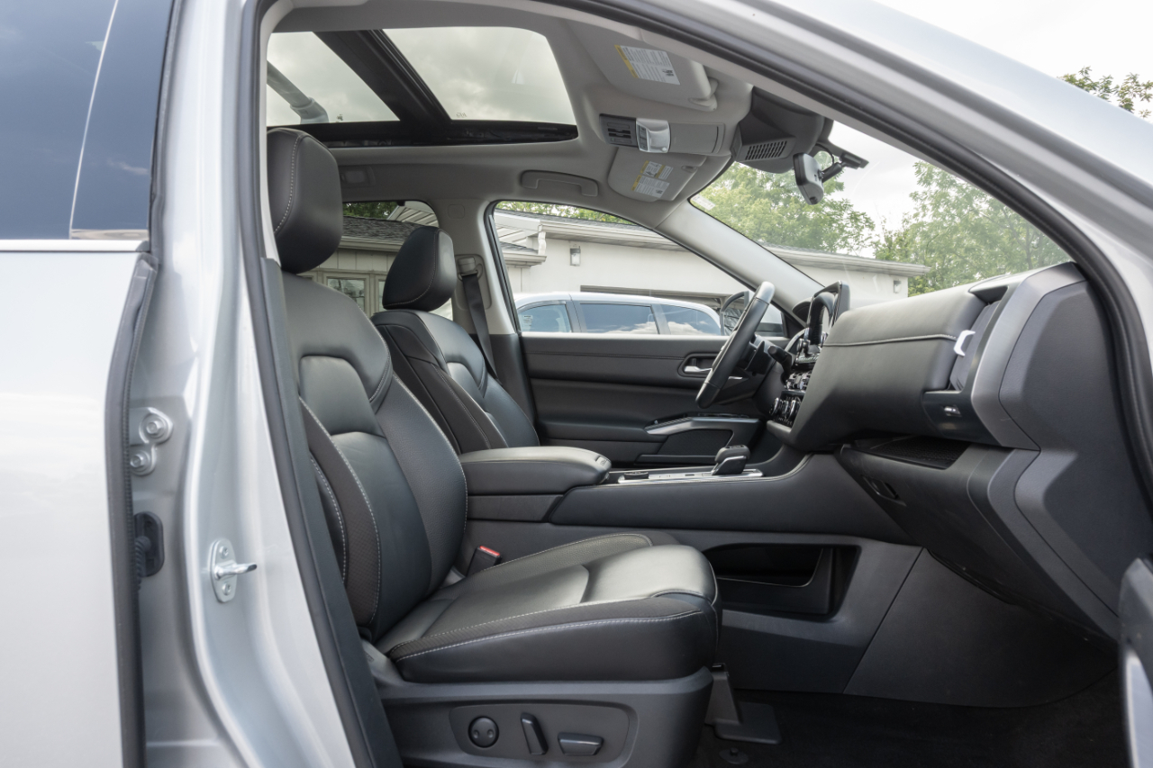 Nissan Pathfinder SL 4WD 2023