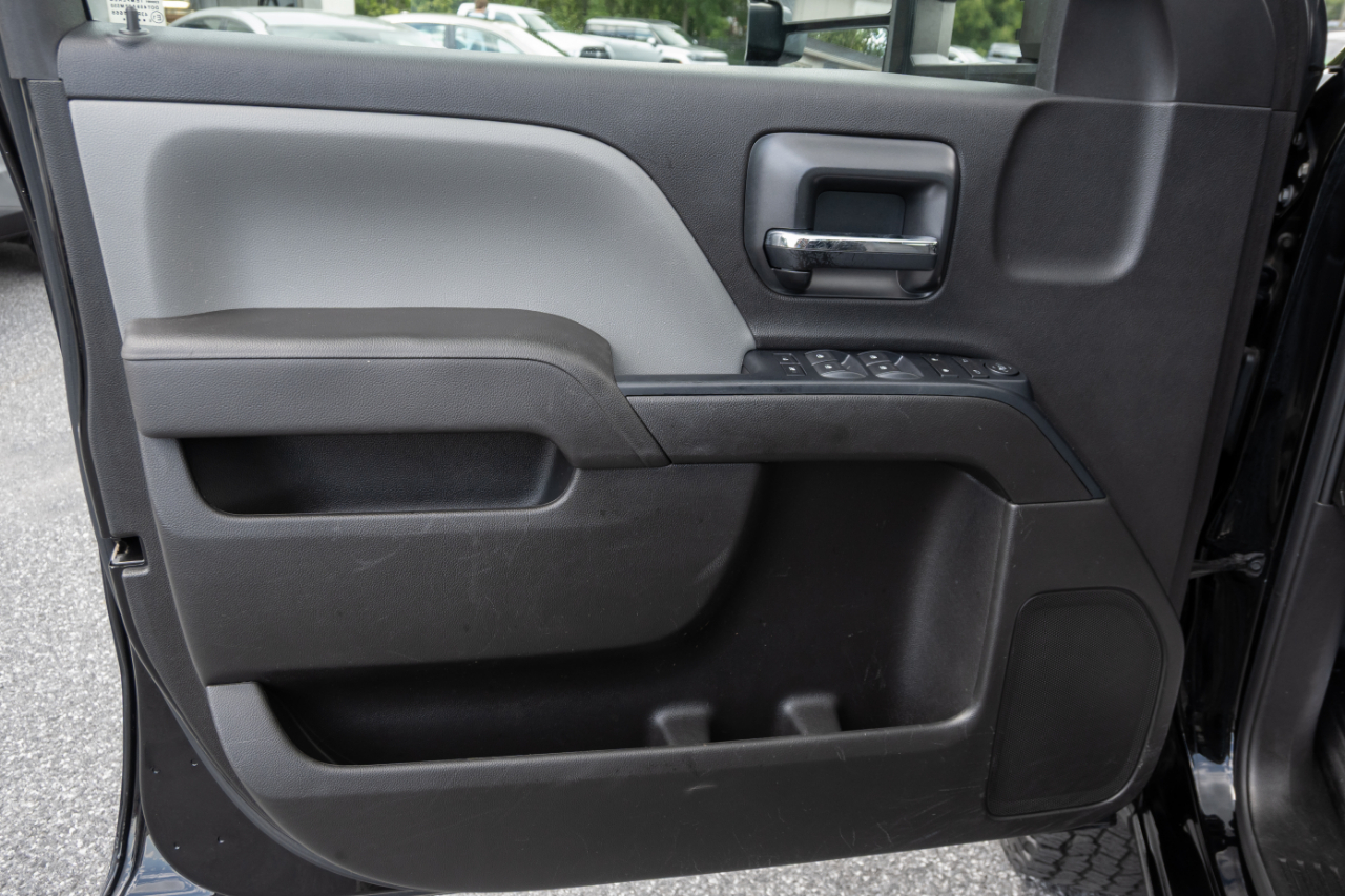 Chevrolet Silverado 3500HD 4WD Crew Cab 153.7" Work Truck 2017