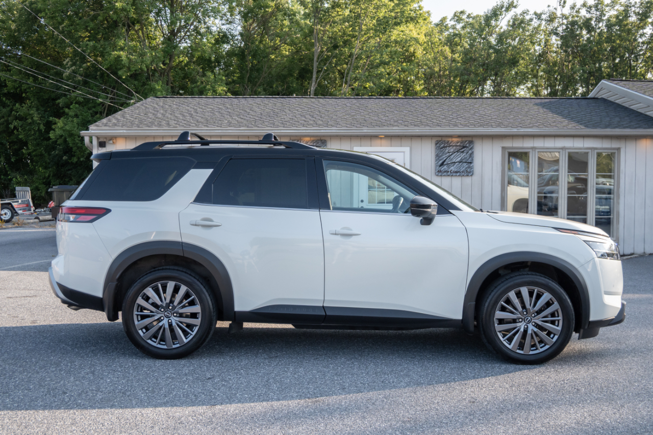 Nissan Pathfinder SL 4WD 2023