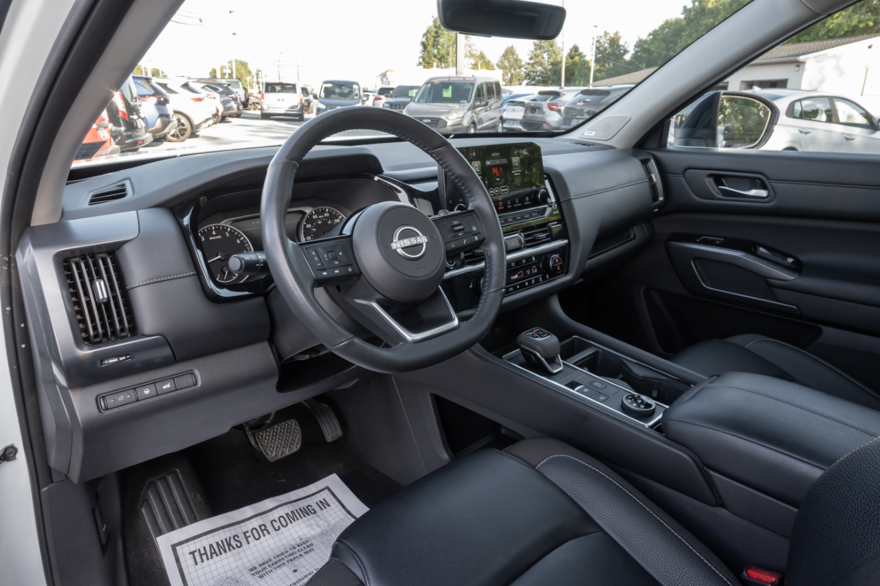 Nissan Pathfinder SL 4WD 2023