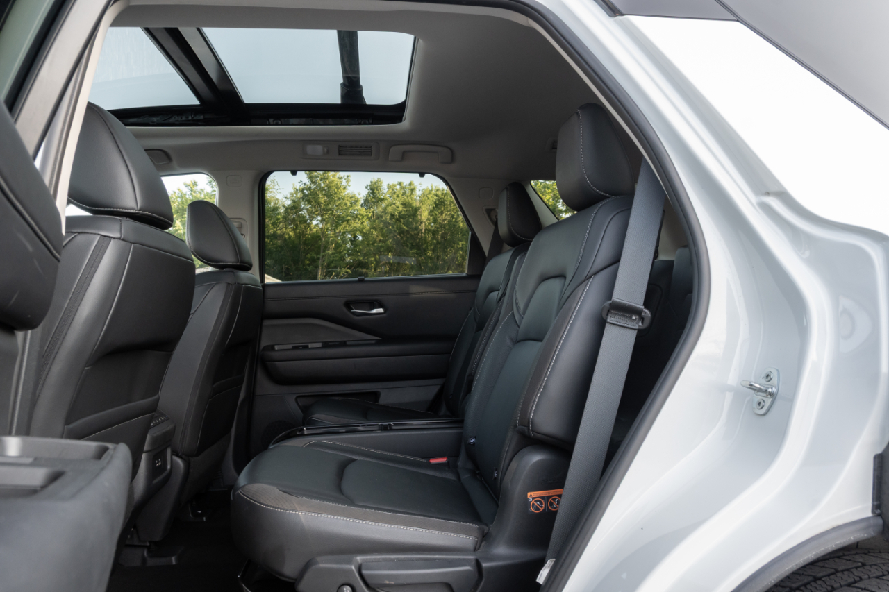 Nissan Pathfinder SL 4WD 2023