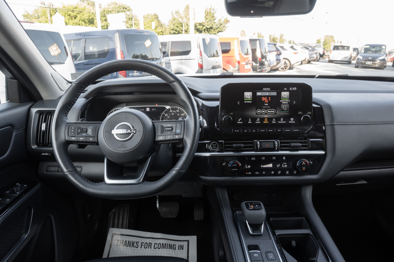Nissan Pathfinder SL 4WD 2023