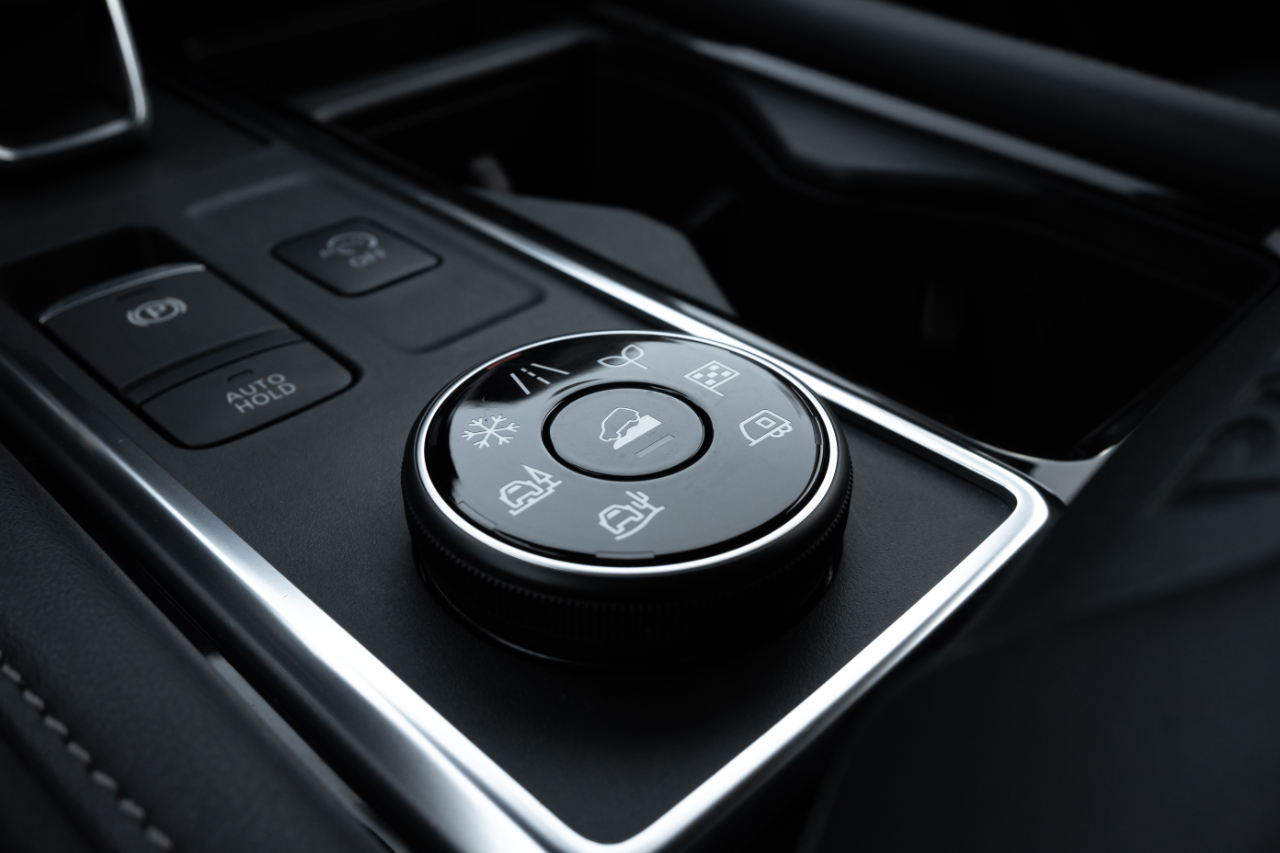 Nissan Pathfinder SL 4WD 2023