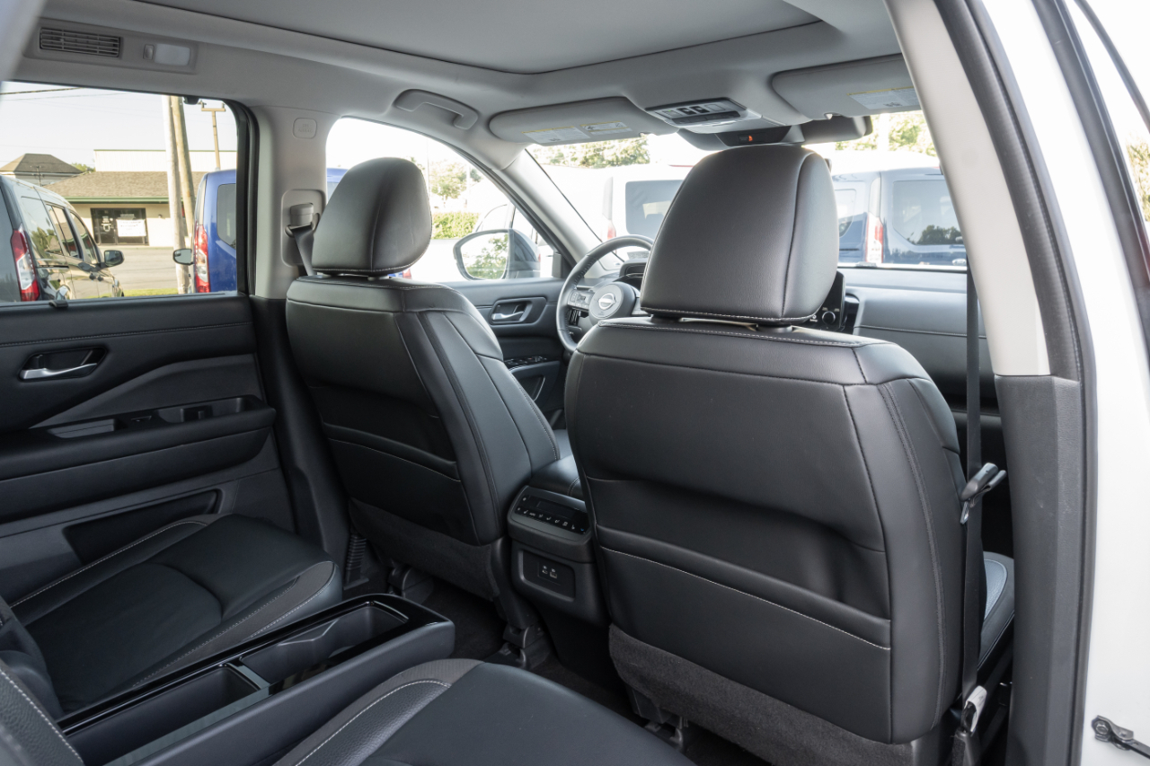 Nissan Pathfinder SL 4WD 2023