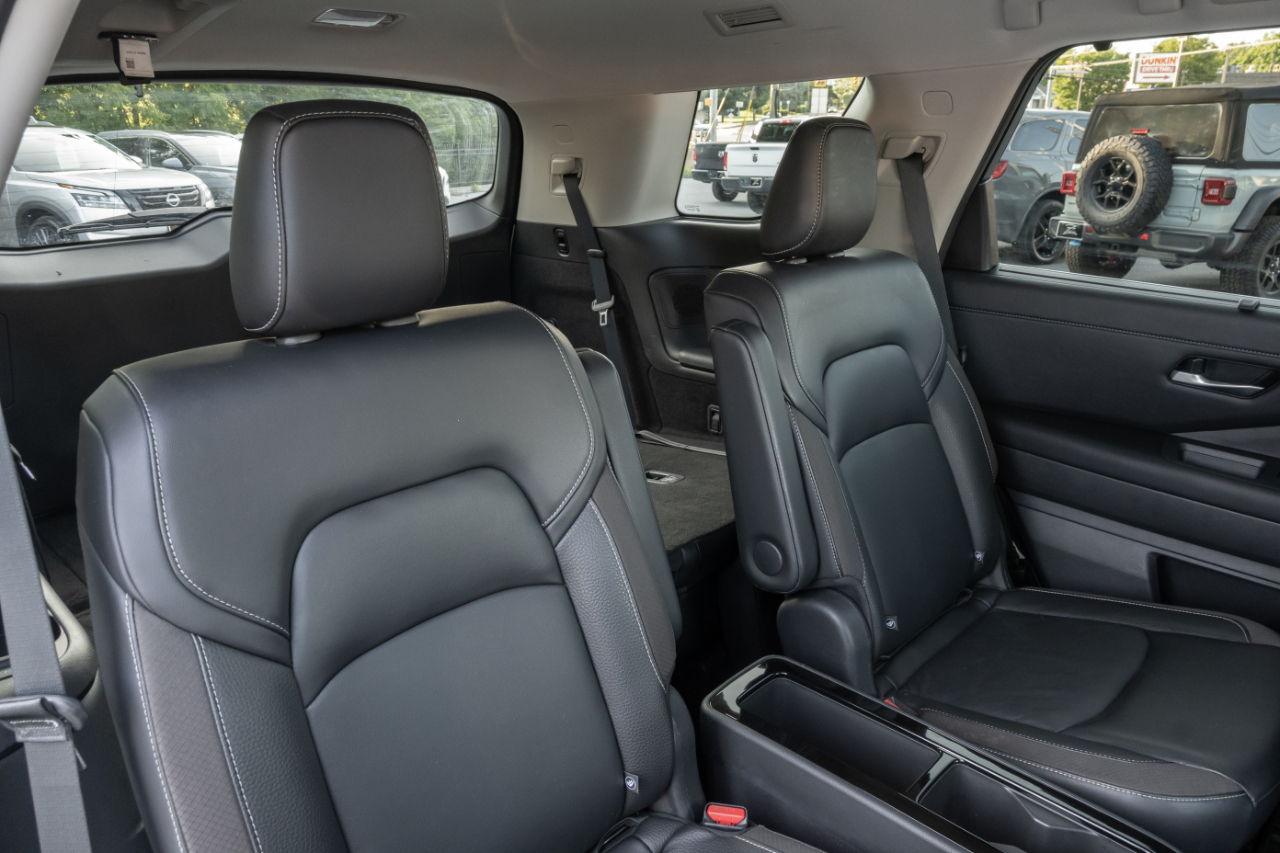 Nissan Pathfinder SL 4WD 2023