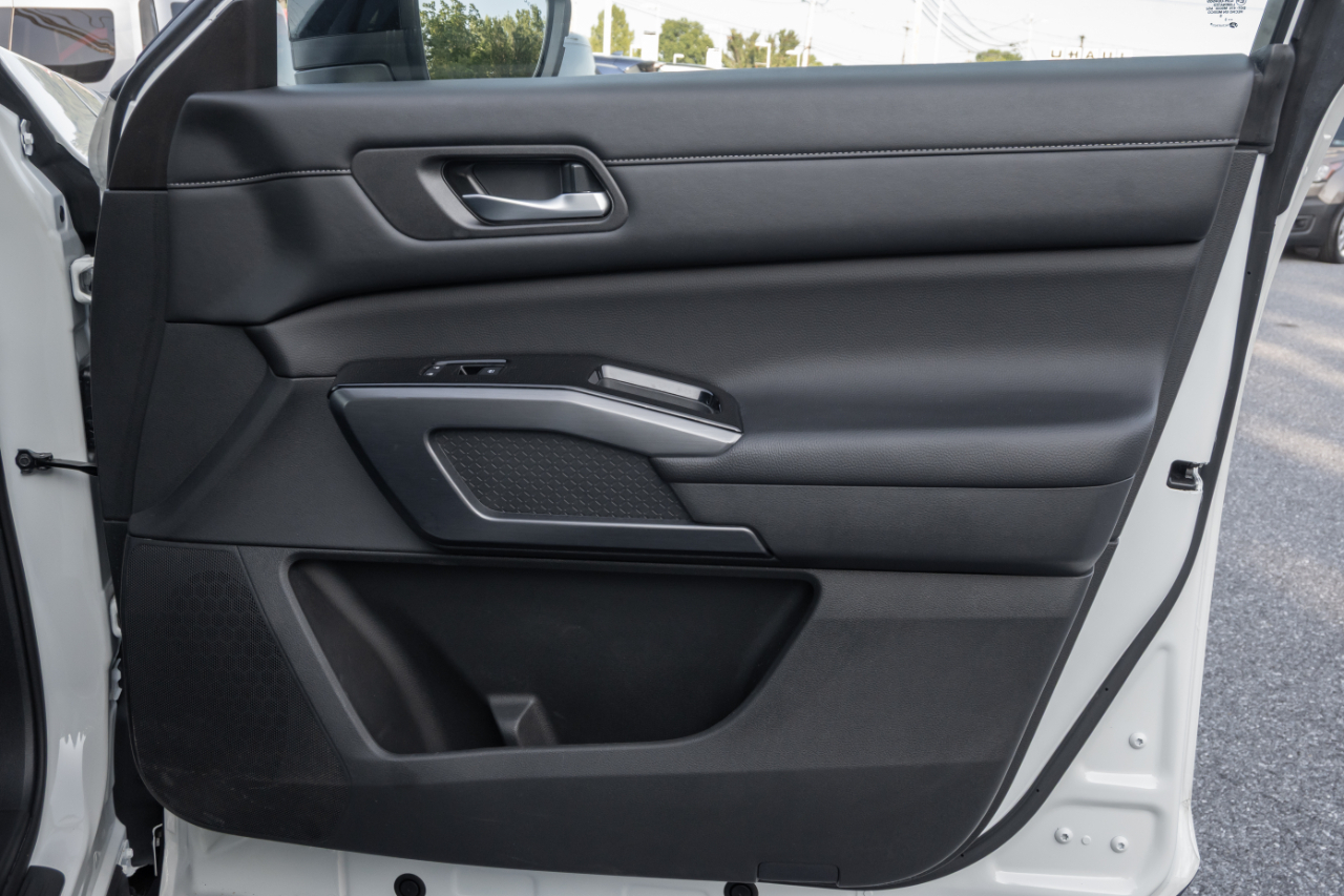 Nissan Pathfinder SL 4WD 2023