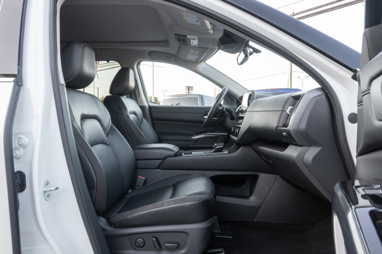 Nissan Pathfinder SL 4WD 2023