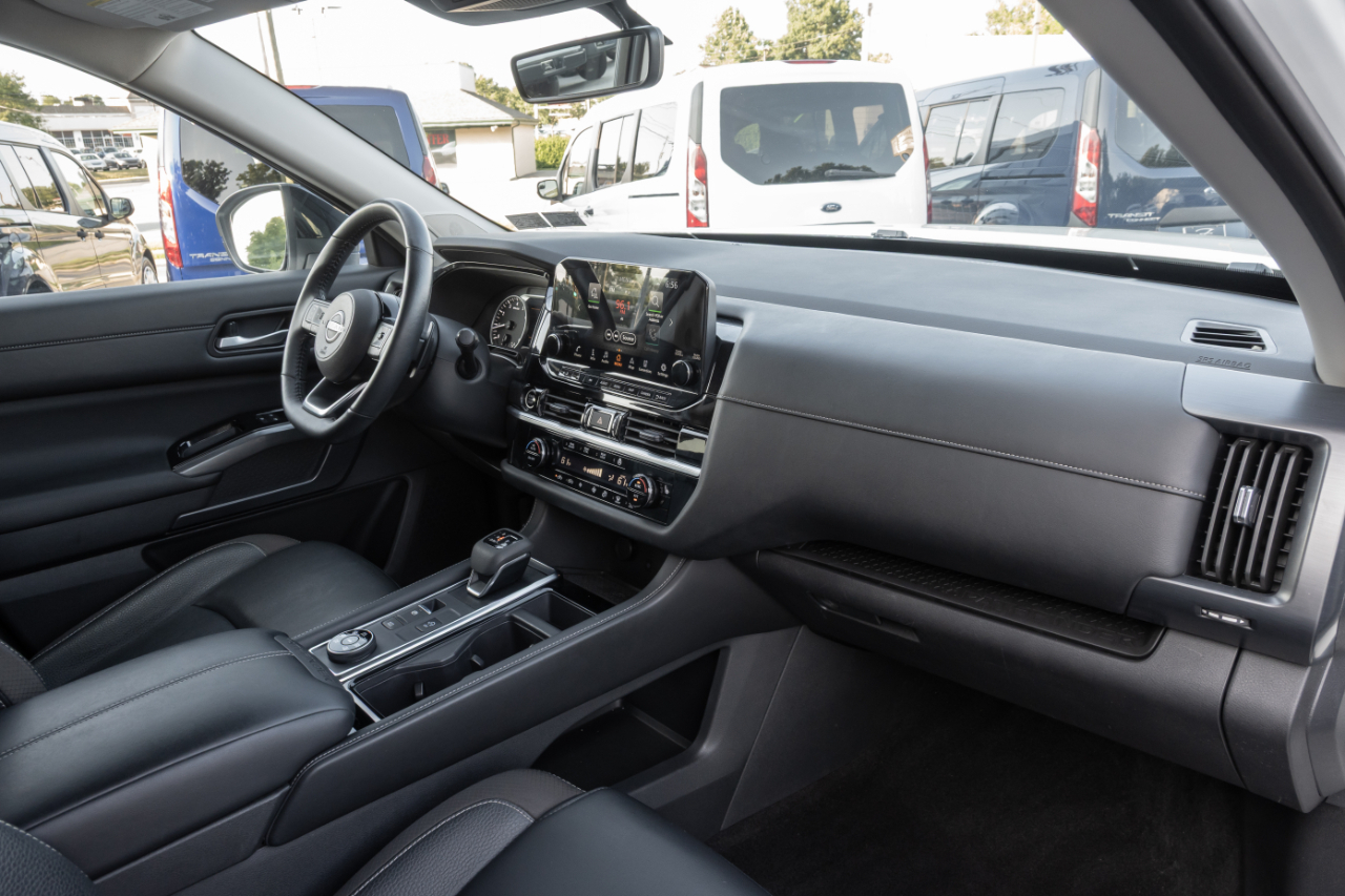 Nissan Pathfinder SL 4WD 2023