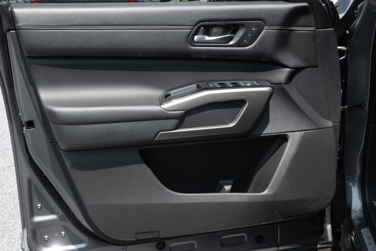 Nissan Pathfinder Platinum 4WD 2023