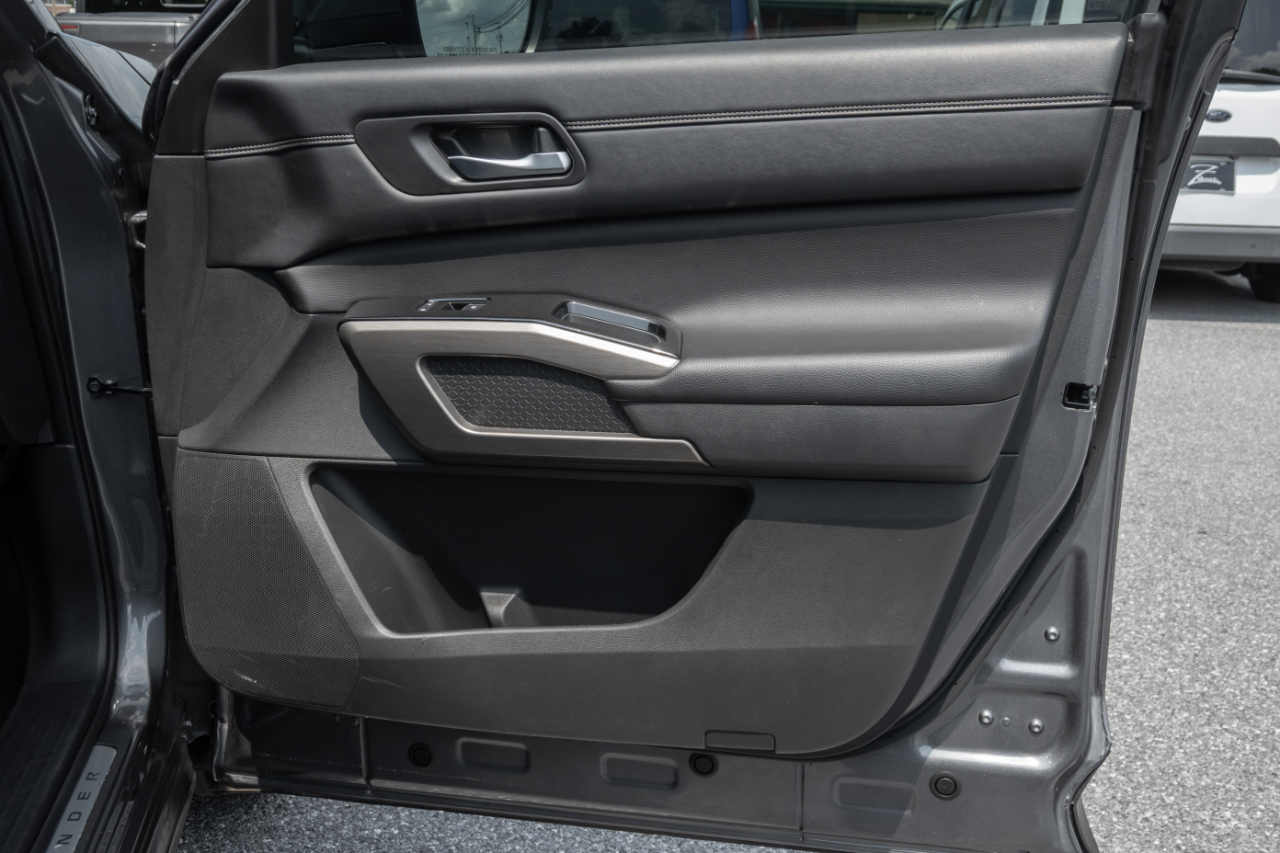 Nissan Pathfinder Platinum 4WD 2023
