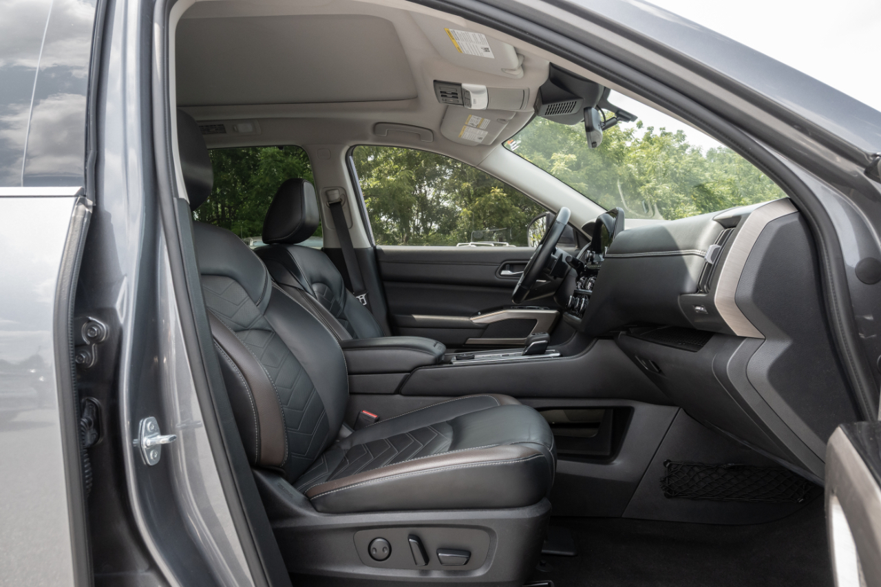 Nissan Pathfinder Platinum 4WD 2023