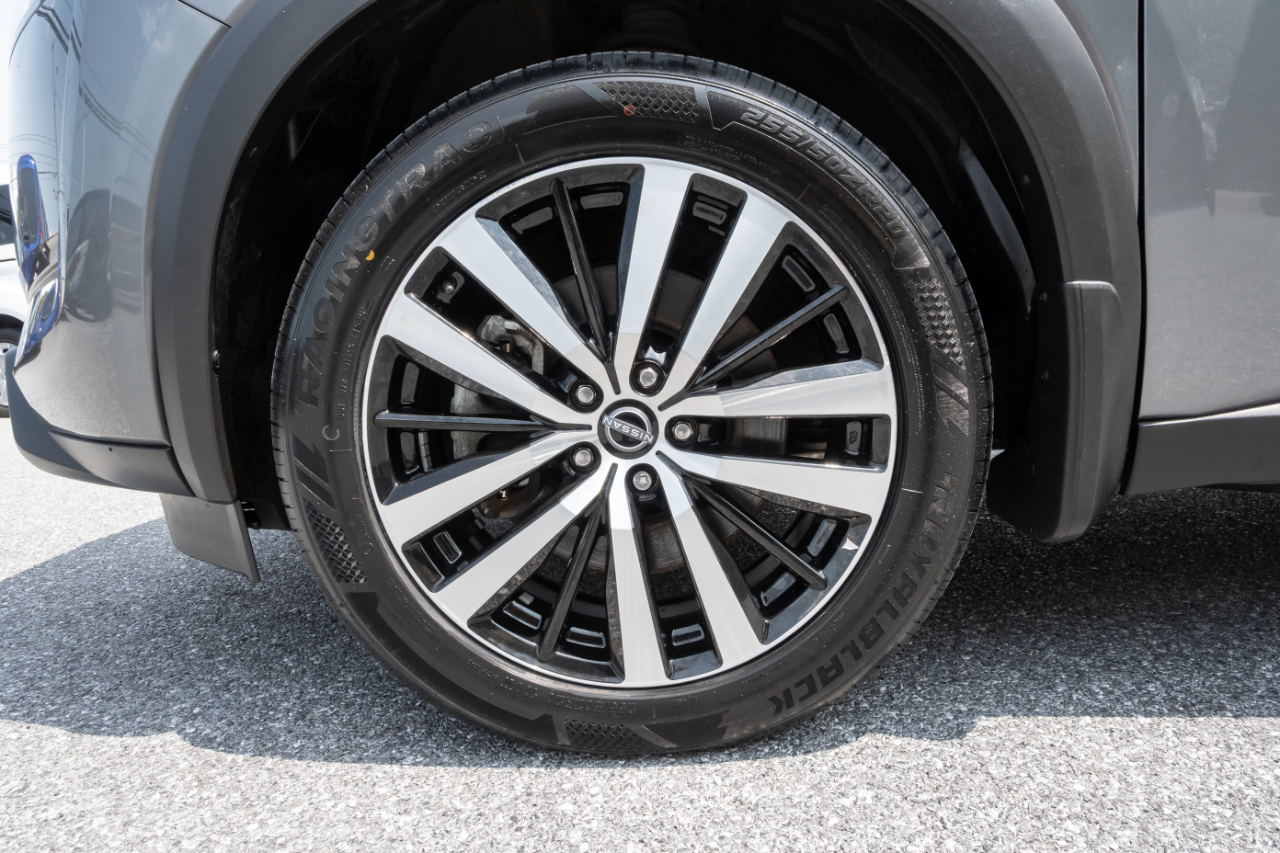 Nissan Pathfinder Platinum 4WD 2023