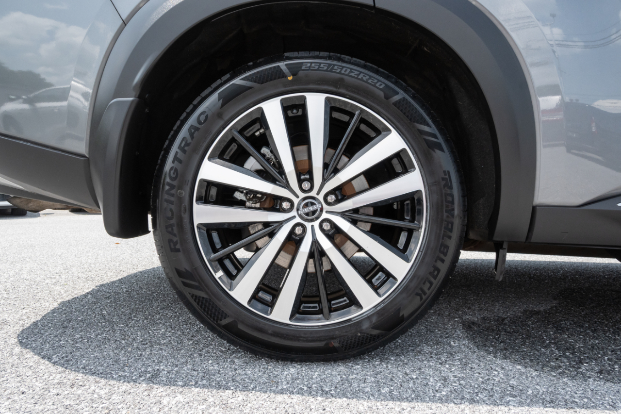 Nissan Pathfinder Platinum 4WD 2023