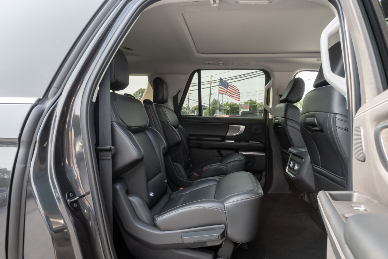 Ford Expedition Max Platinum 4x4 2025
