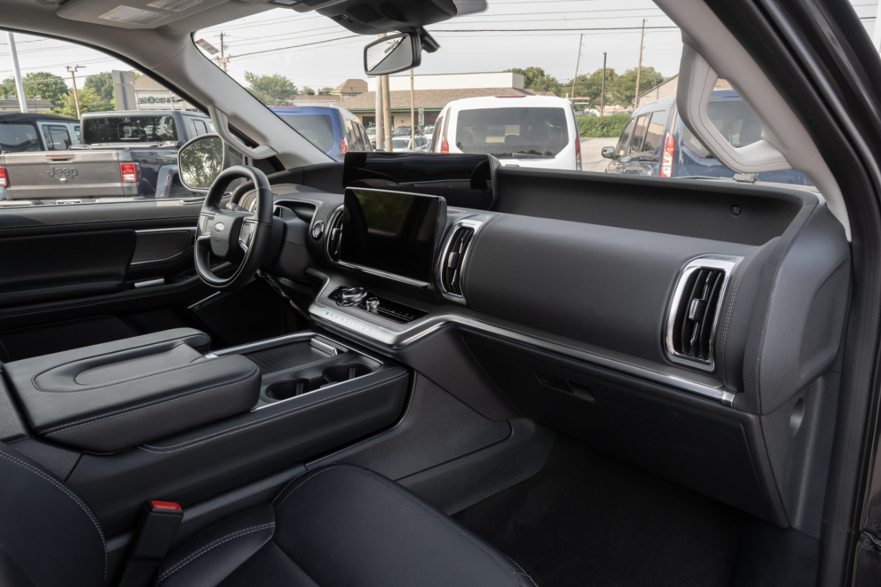 Ford Expedition Max Platinum 4x4 2025
