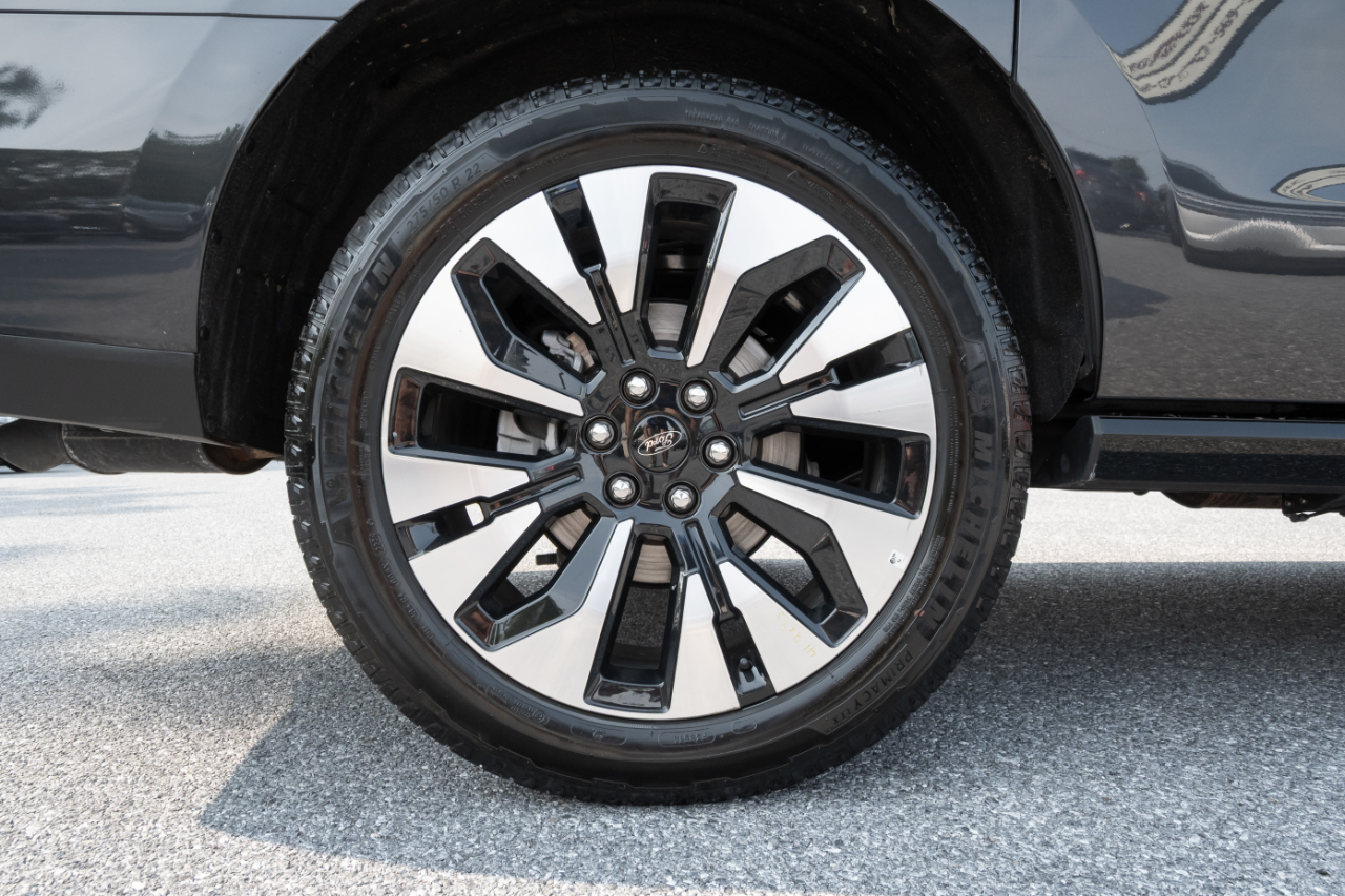 Ford Expedition Max Platinum 4x4 2025