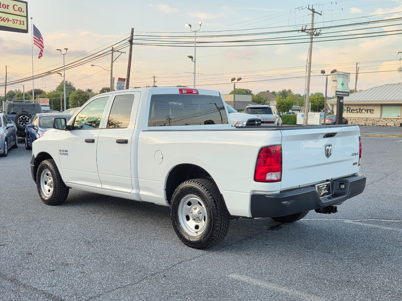 RAM 1500 4WD Quad Cab 140.5" Tradesman 2016