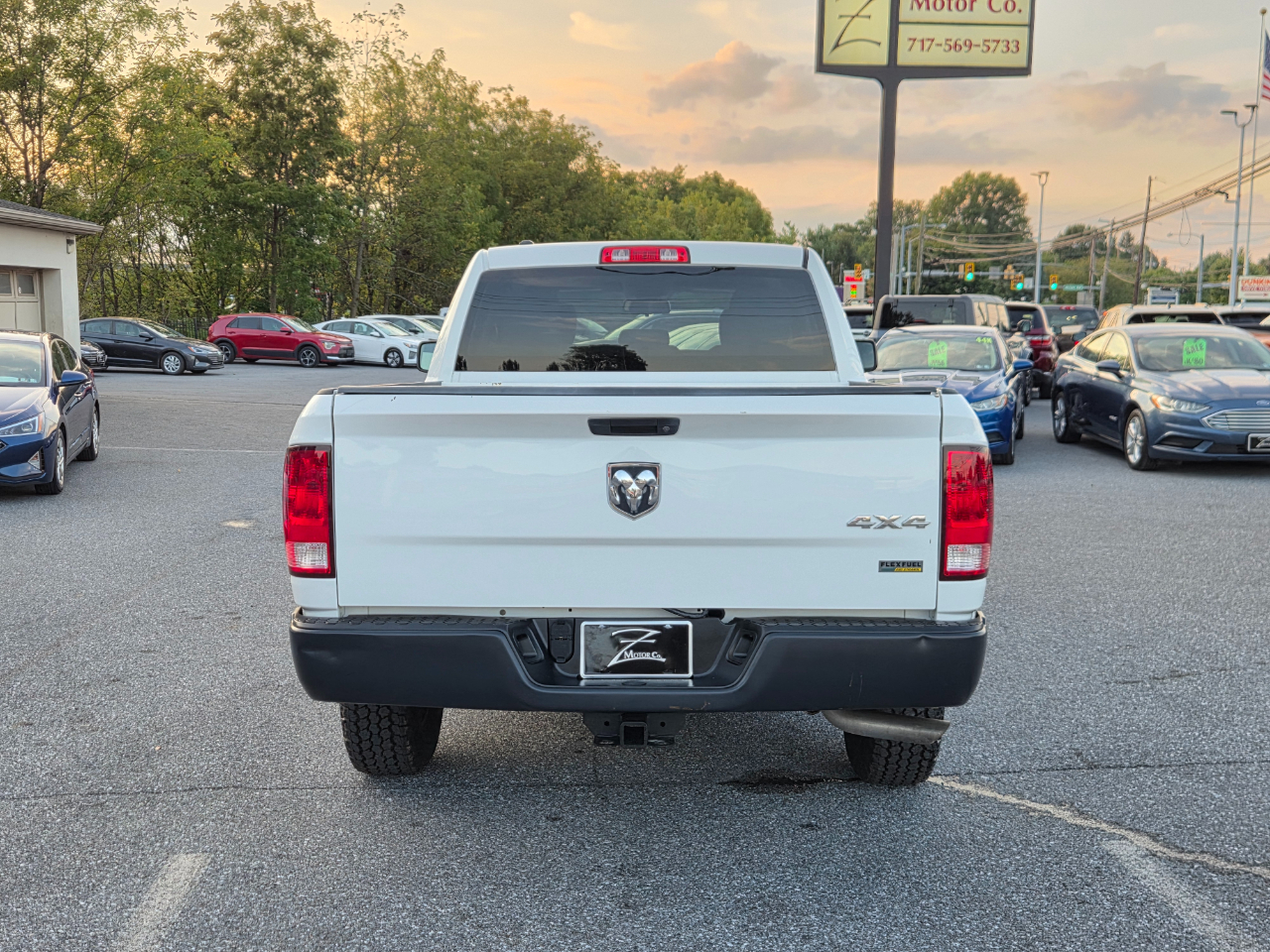 RAM 1500 4WD Quad Cab 140.5" Tradesman 2016