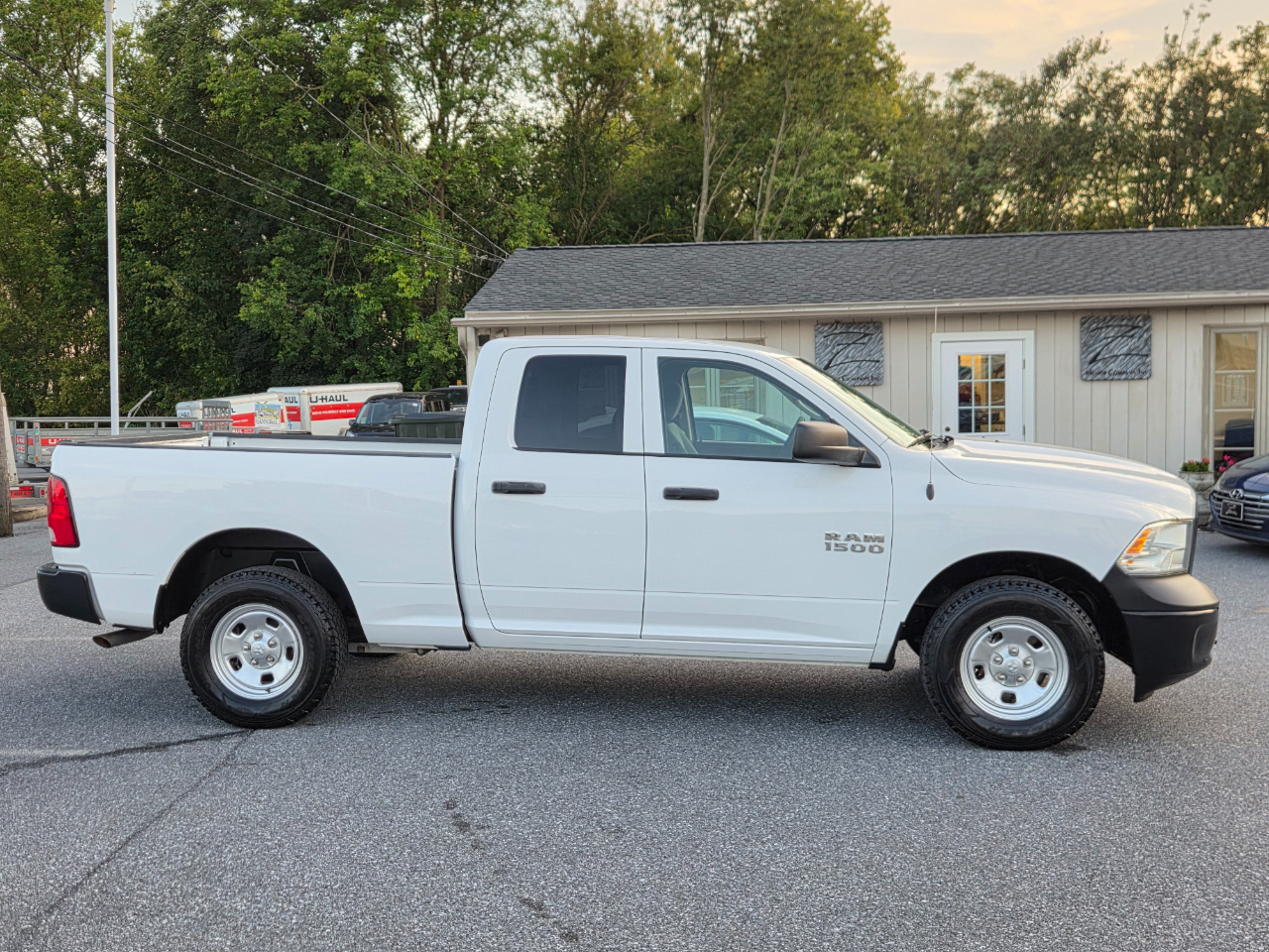 RAM 1500 4WD Quad Cab 140.5" Tradesman 2016