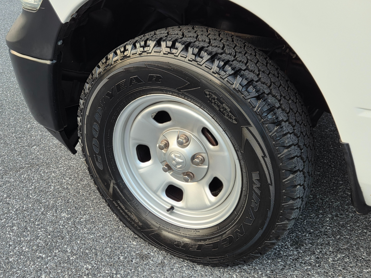 RAM 1500 4WD Quad Cab 140.5" Tradesman 2016